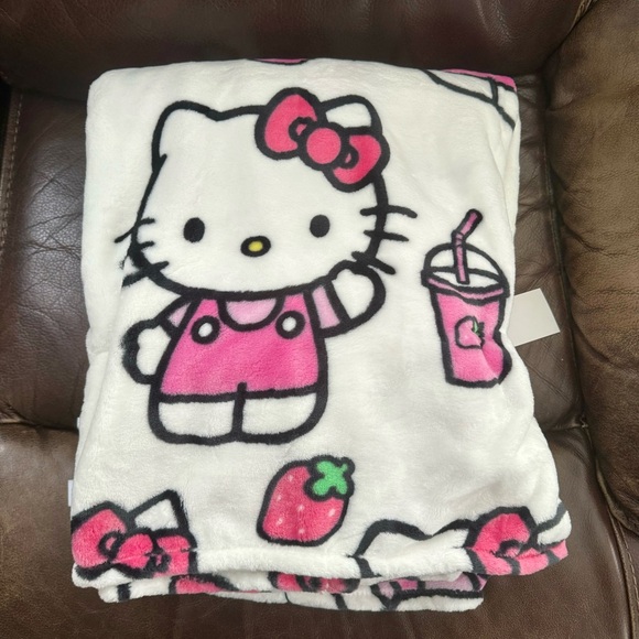 Hello Kitty with Strawberry Drink & Strawberries 60” x 70” Plush Throw Blanket - Picture 6 of 14